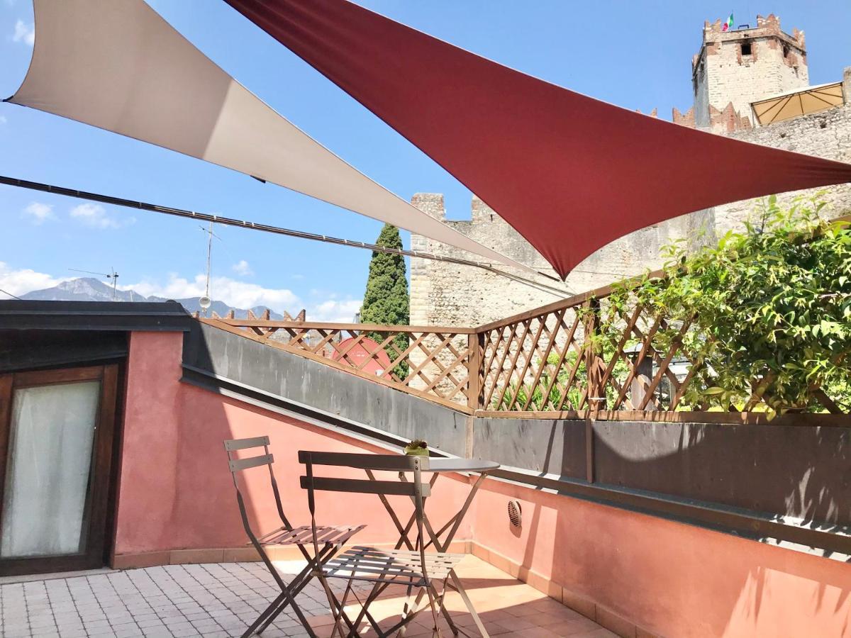 Il Castello Apartment Малчезине Екстериор снимка