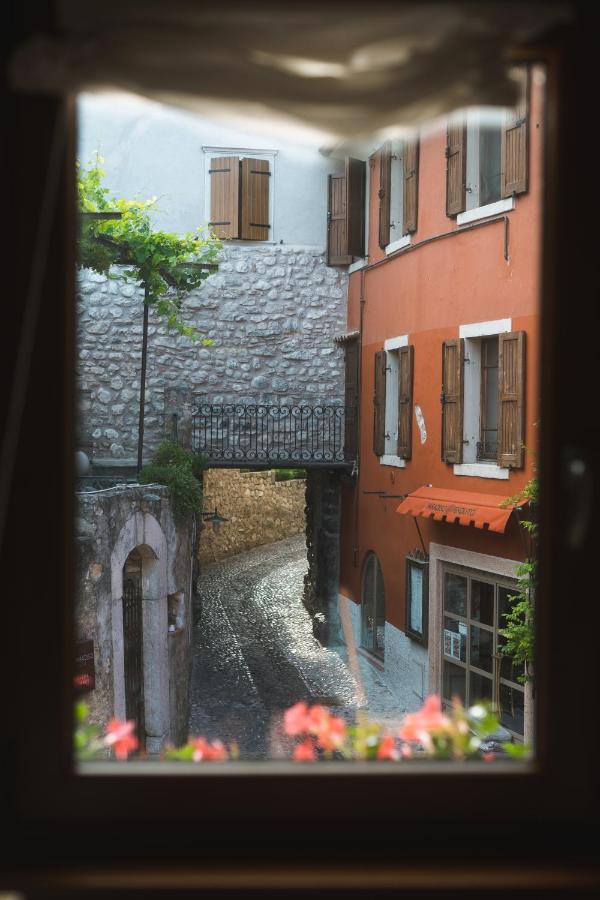 Il Castello Apartment Малчезине Екстериор снимка