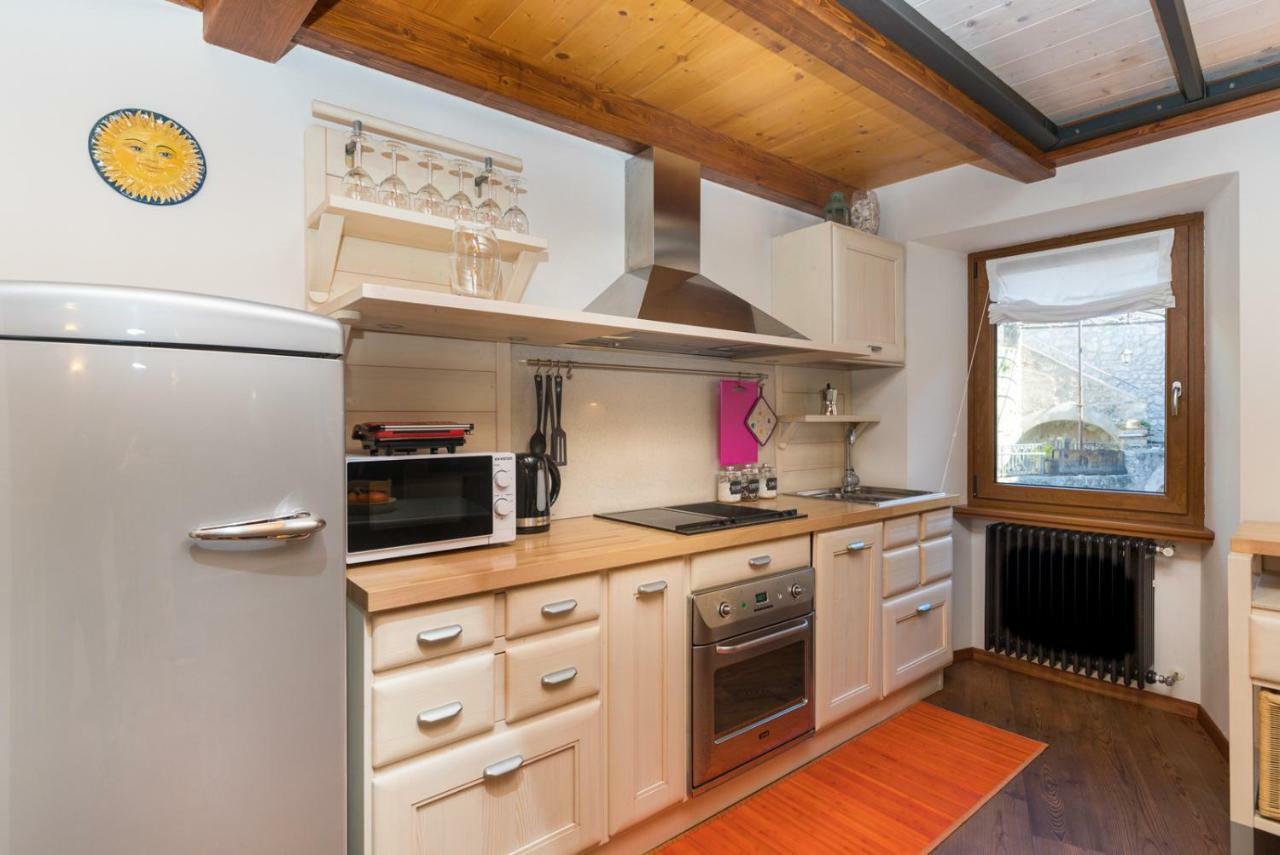 Il Castello Apartment Малчезине Екстериор снимка