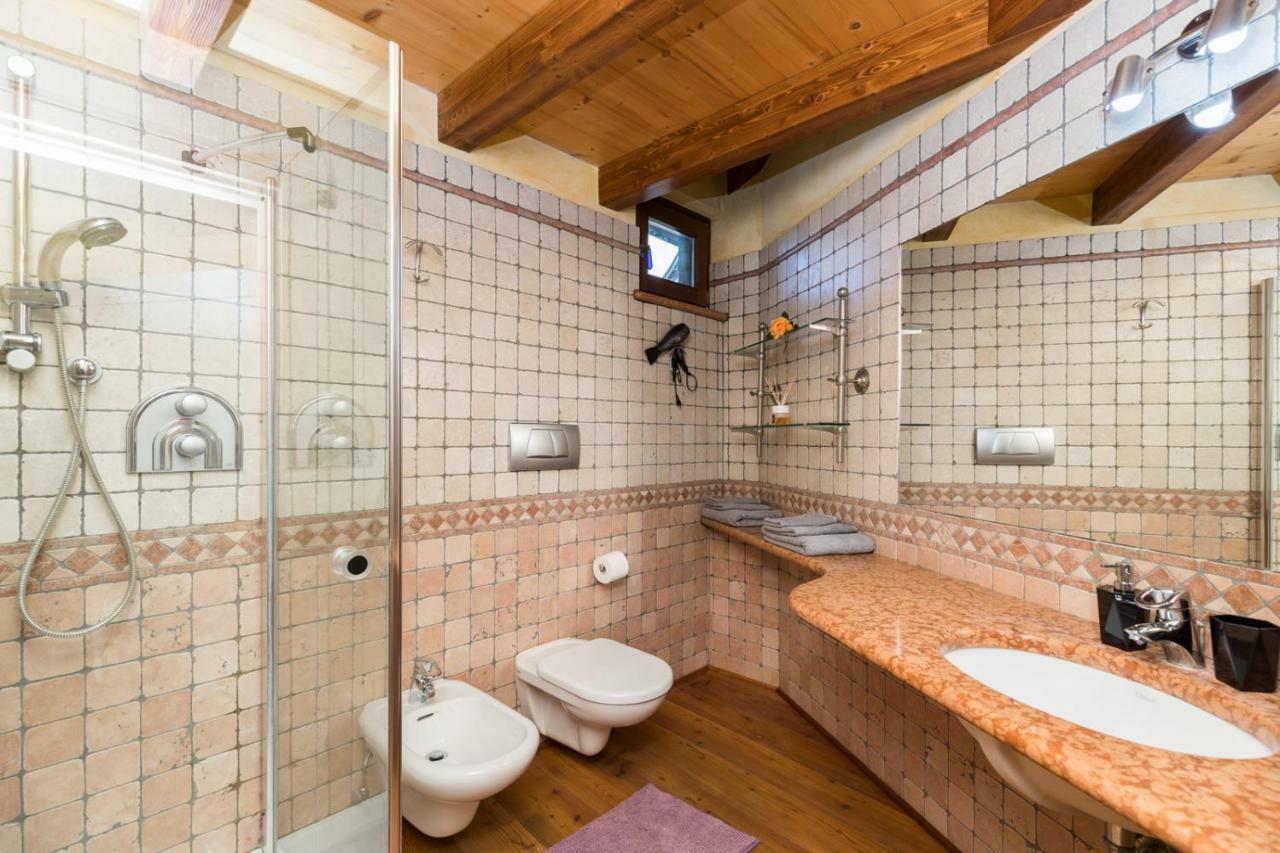 Il Castello Apartment Малчезине Екстериор снимка