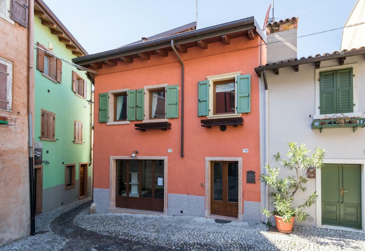 Il Castello Apartment Малчезине Екстериор снимка